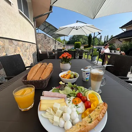 & Wellness Orchidea 3* Veľký Meder